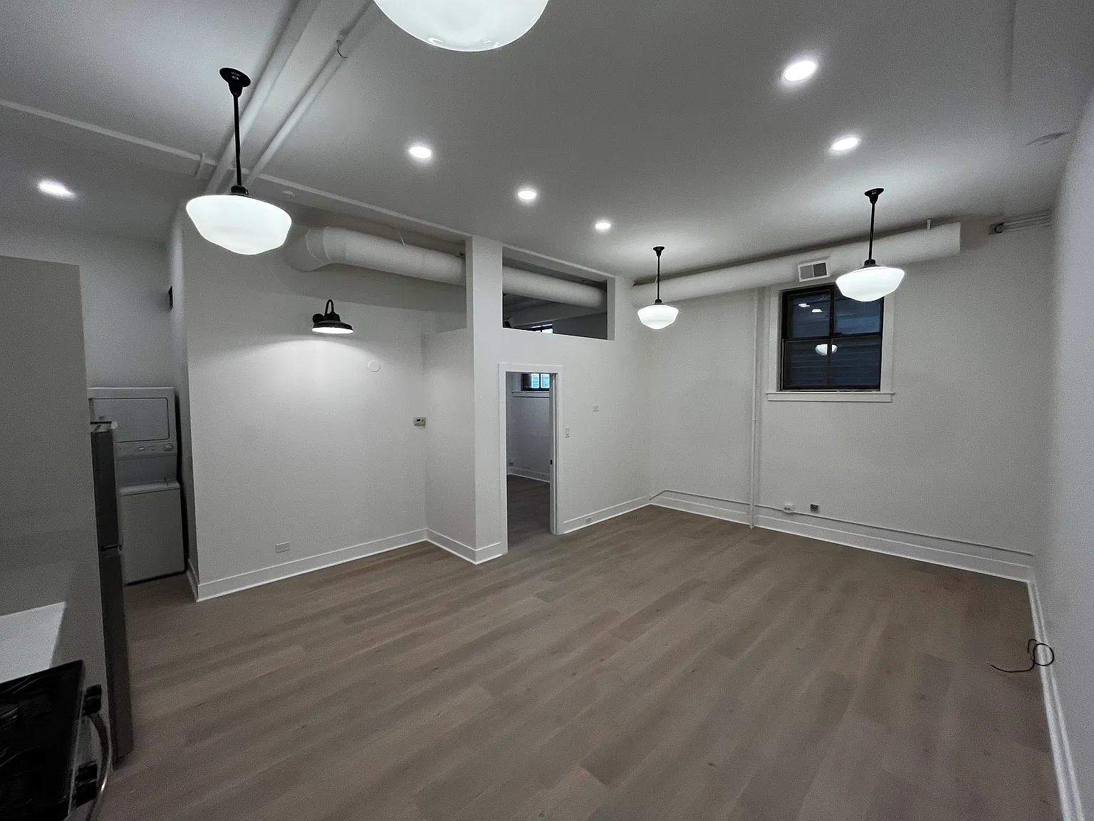 1 bed, 850 sqft, $2,300 — Photo 2