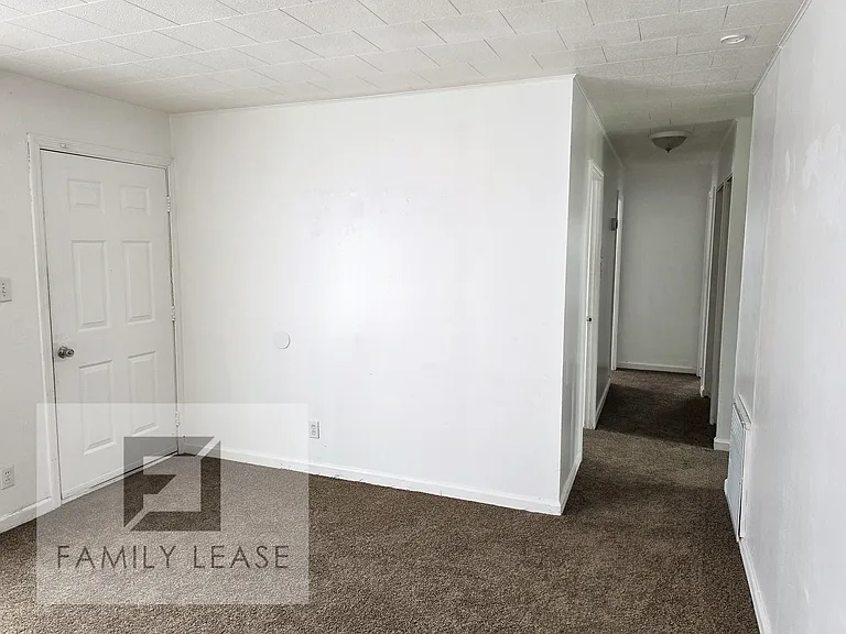 515 Saint Barbara Ln — Photo 4