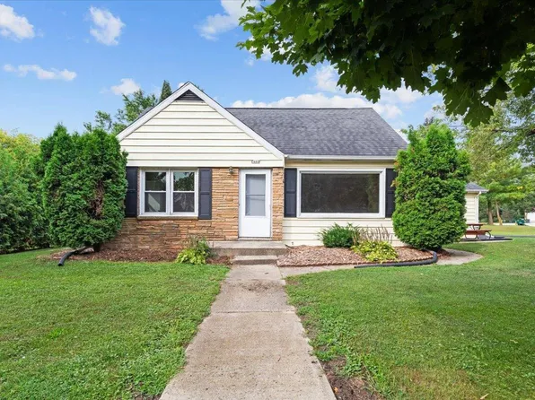 460 Meadowlark COURT, West Bend, WI 53090