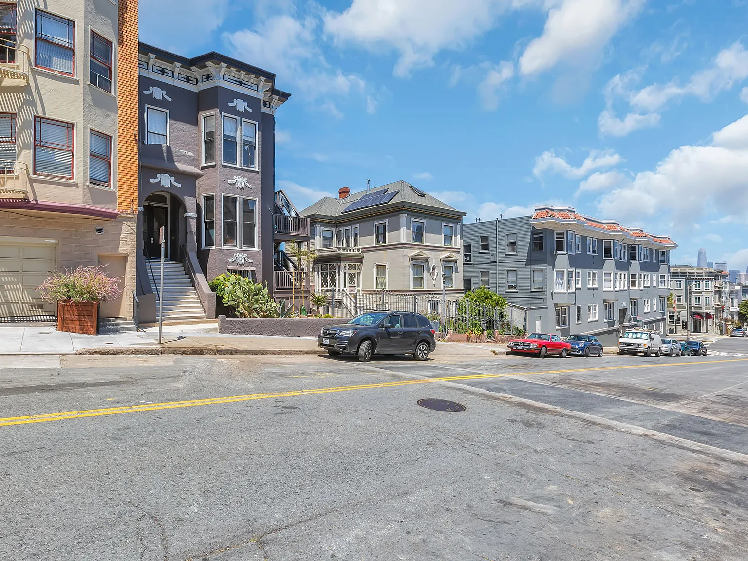1720 Golden Gate — Photo 3