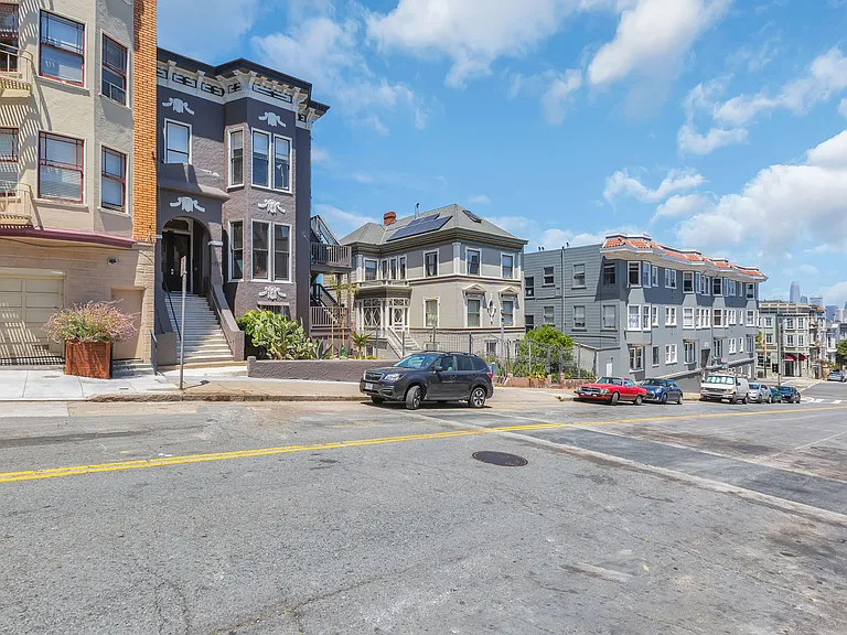 1720 Golden Gate — Photo 3