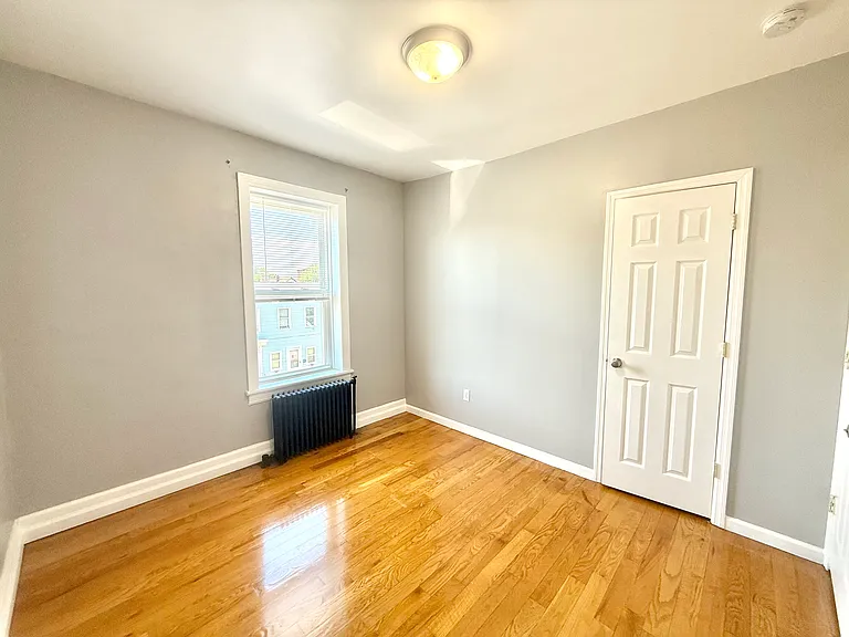 366 4th Ave — Photo 9