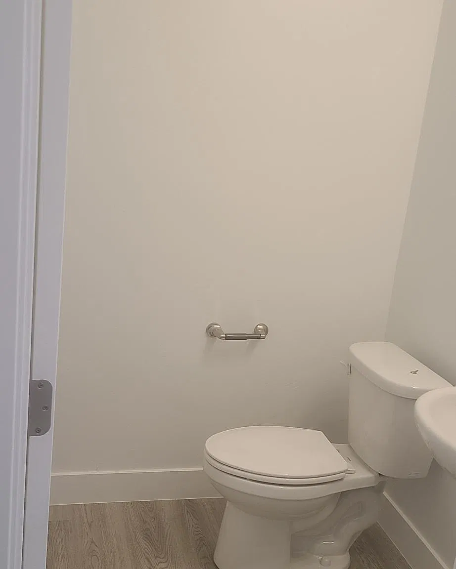 4 bed, 3.5 bath, 2220 sqft, $2,600 — Photo 3