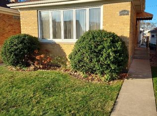 6918 W Berwyn Ave, Chicago, IL 60656