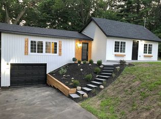 6753 Plainview Ave NE, Rockford, MI 49341