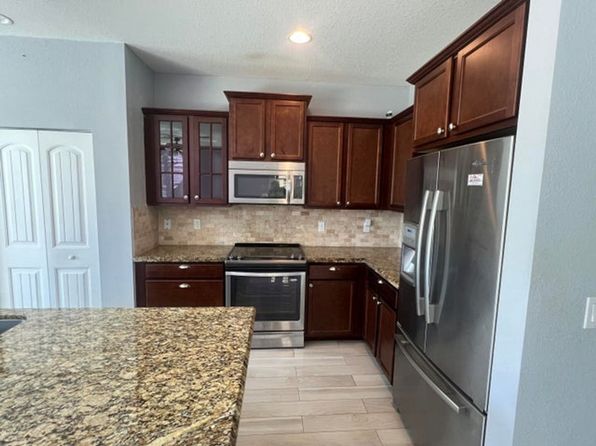 810 Palm Tree Ln