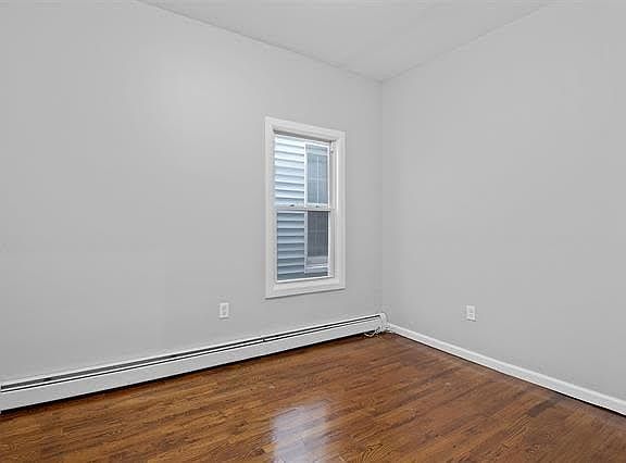 4th image of 35 Lexington Ave #2A