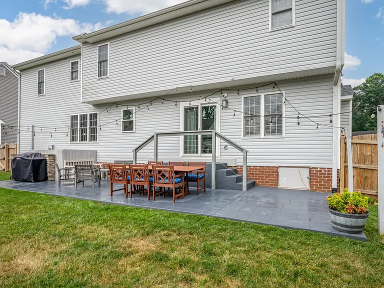 10136 Bon Air Crest Dr — Photo 30
