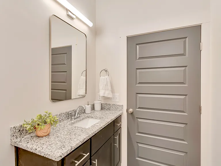 28 W 19th St #100 — Photo 5