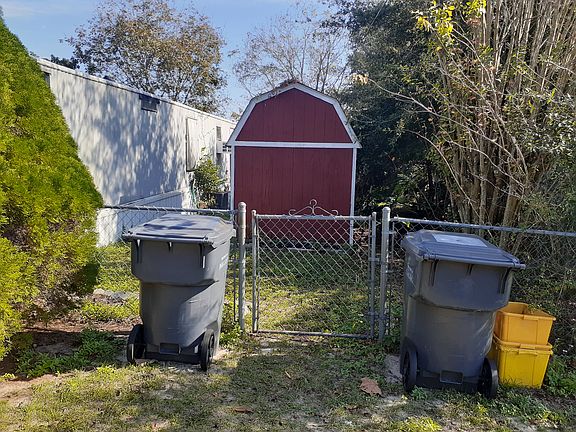 3rd image of 392 Citrus Highlands Dr E