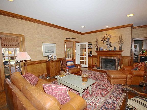4th image of 1831 Hidden Oaks Dr