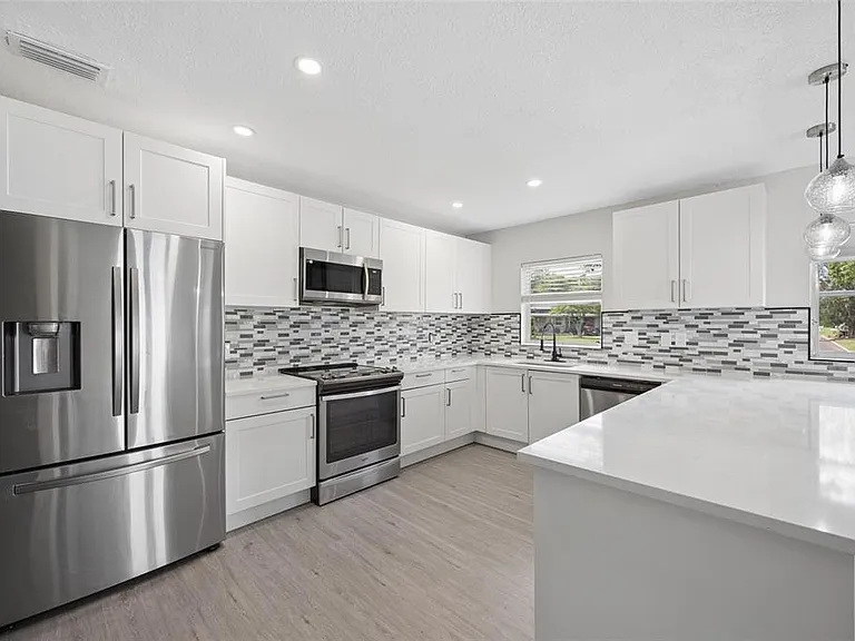 6036 Dogwood Dr — Photo 3