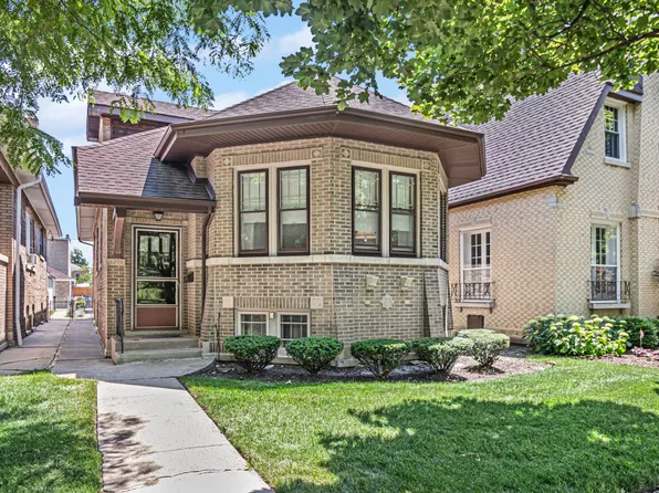 5735 N Sacramento Ave, Chicago, IL 60659