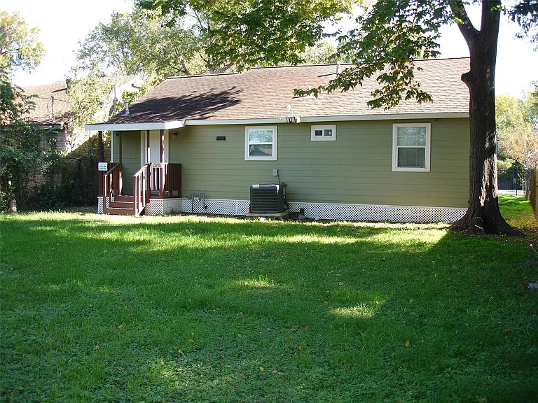 1134 Hahlo St — Photo 26
