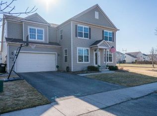 1875 Clover Meadow Dr, Chaska, MN 55318