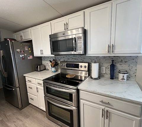 5th image of 796 Royal Forest Dr