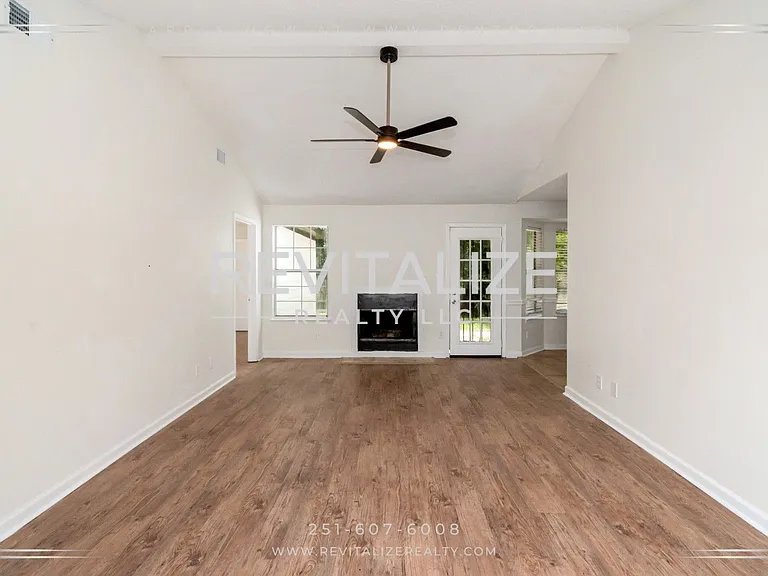 6513 Victoria Pl S — Photo 23
