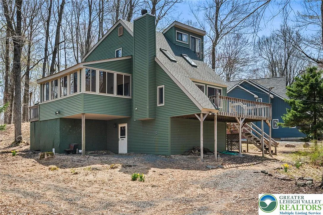 231 Barberry Ln photo 1