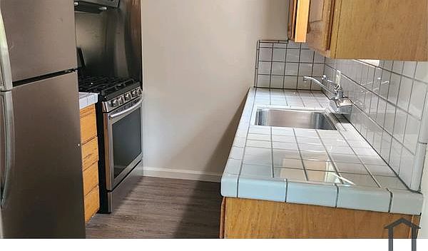 1st image of 577 Vista Ave #11