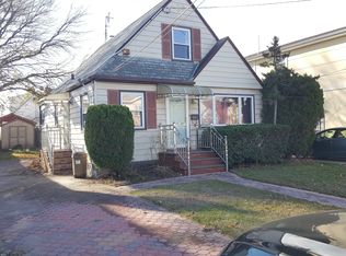 23928 148th Ave, Rosedale, NY 11422