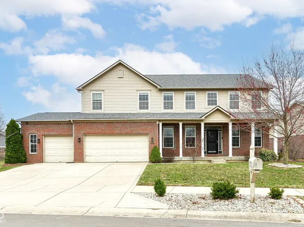 5689 W Port Dr, McCordsville, IN 46055