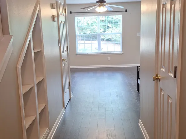 5604 Harbor House Dr, Greensboro, NC 27410