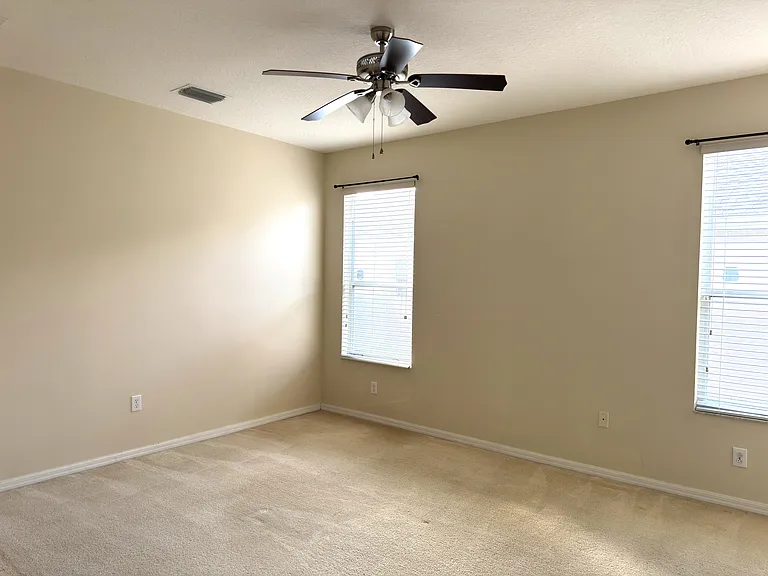 4913 Worthington Cir — Photo 3
