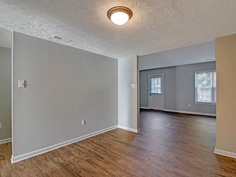 2112A Criston Dr — Photo 22