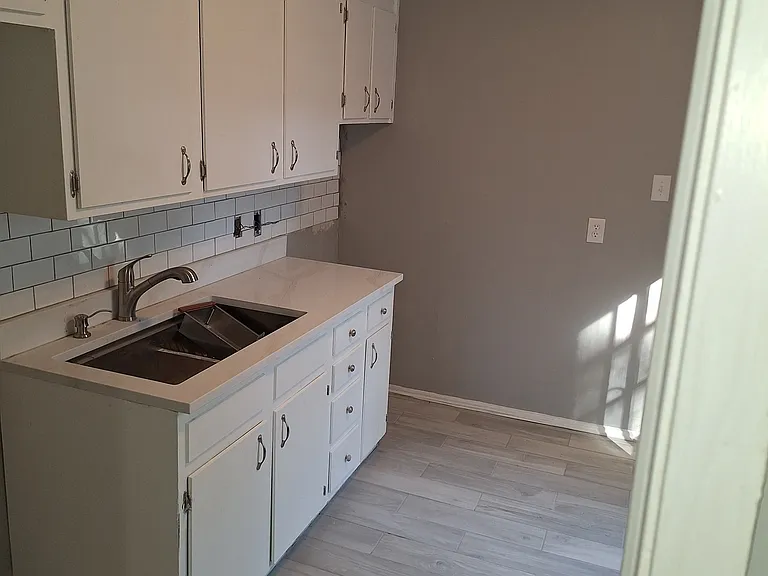 1916 Manteo Ct — Photo 10