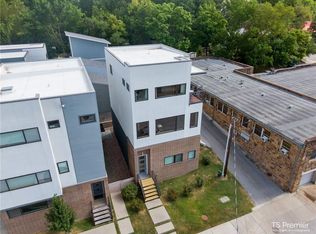 450 W Prairie St, Fayetteville, AR 72701