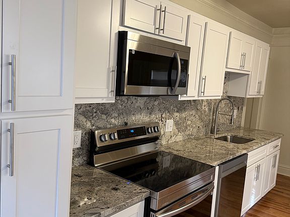 5th image of 3663 Wilmington Ave #A