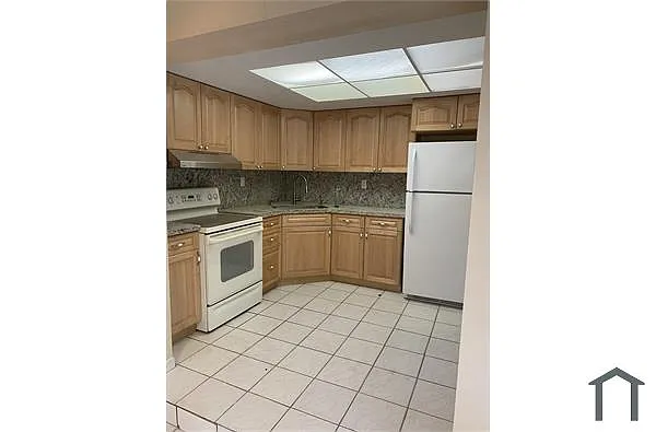 Building Photo - 5461 SW 36th St