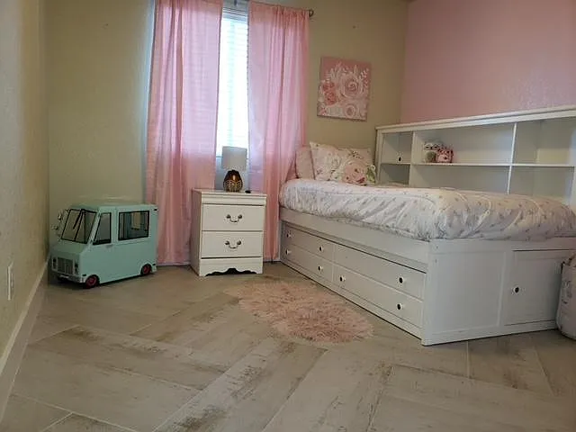 5 bed, 2024 sqft, $2,700 — Photo 4