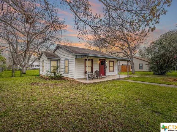 438 Burges St, Seguin, TX 78155