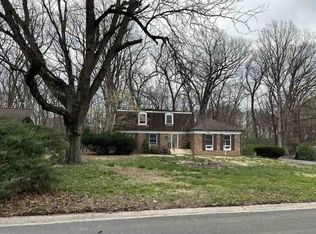 34 Lakeshore Dr, Danville, IL