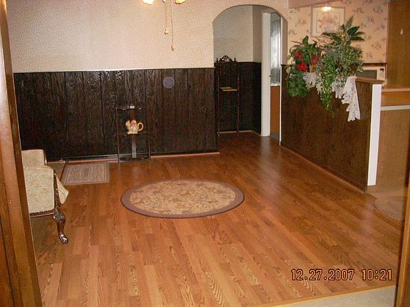 4th image of 261 Finland Ave