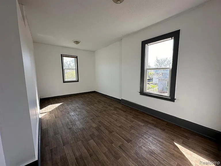 734 Ashland Ave — Photo 11