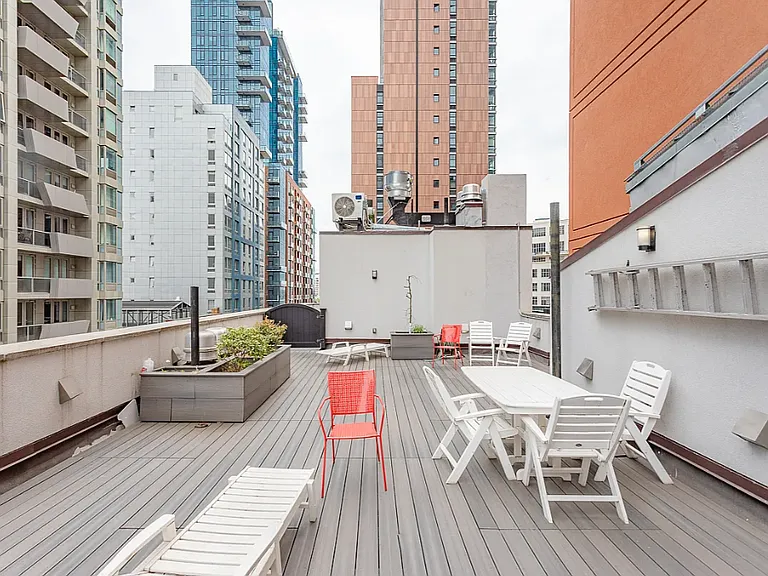2620 Jackson Ave #2A — Photo 11