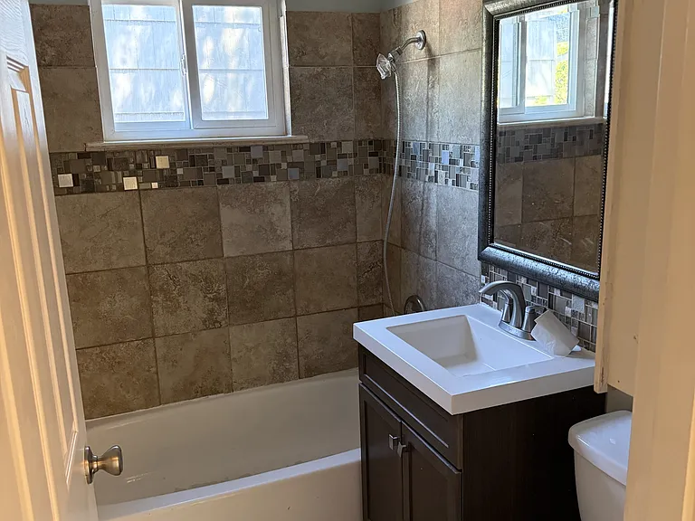 1023 Murray Ave — Photo 10