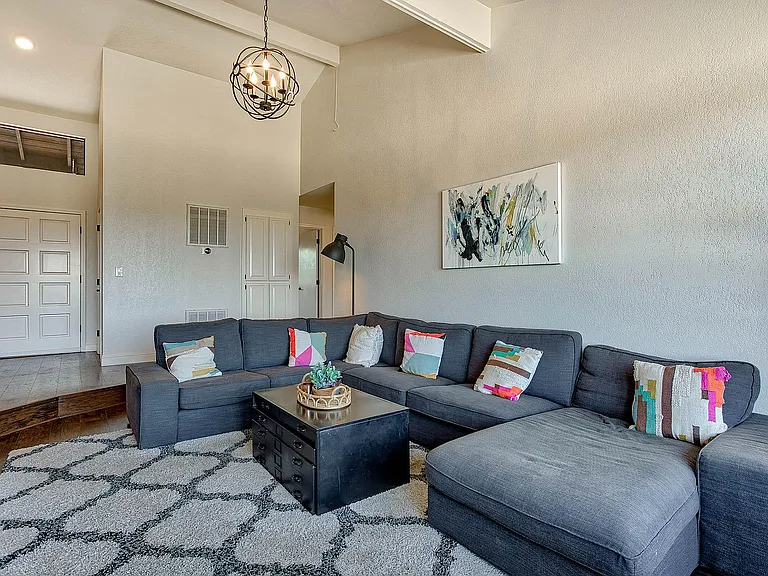 466 Woodcliff Dr #1 — Photo 13