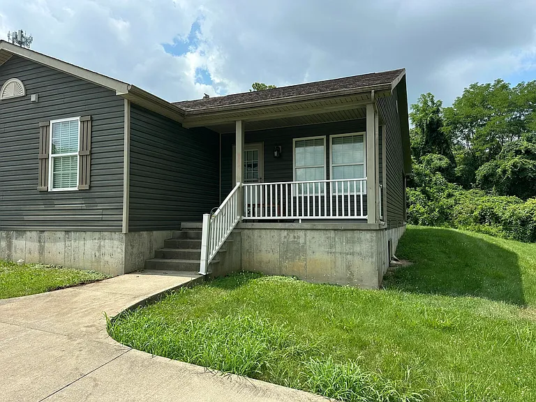 111 Springdale Ave #B — Photo 1