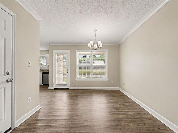 5th image of 1613 Park Terrace Ln