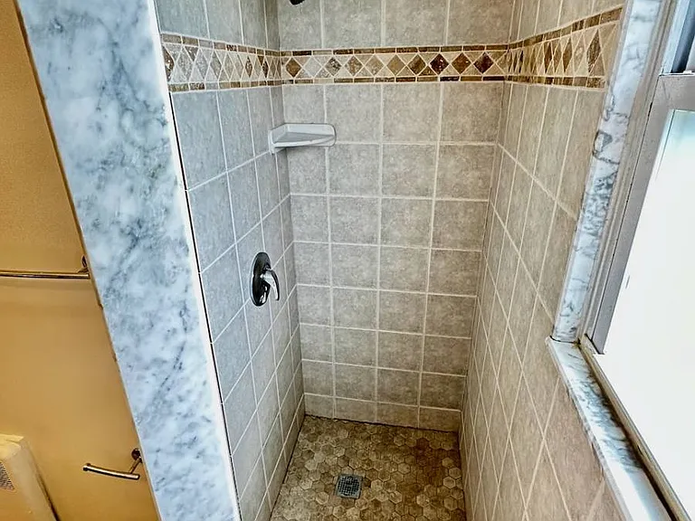 27 Heath St — Photo 7