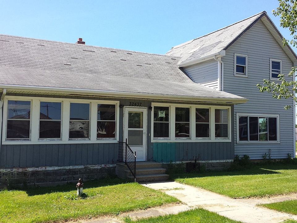 1st image of 32437 White St