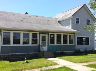 32437 White St, Kirkland, IL 60146