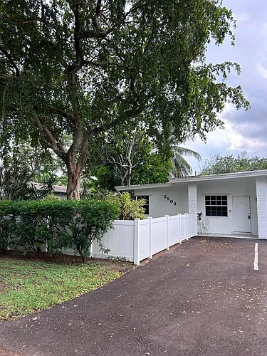 2503 NW 5th Ave #1 Photo 1