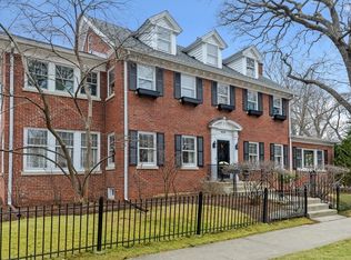 900 Forest Ave, Wilmette, IL
