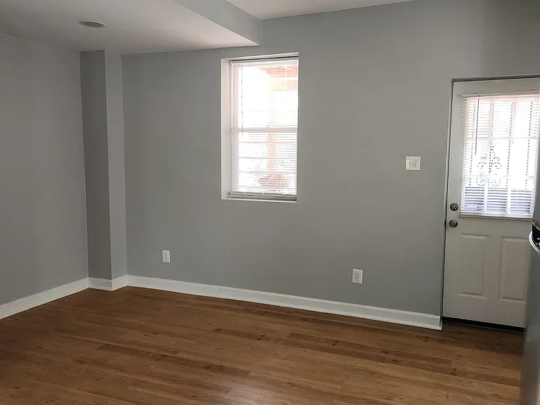905 Kearny St NE — Photo 17