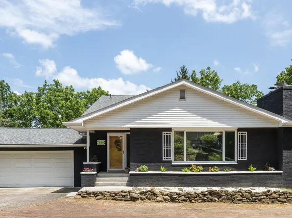 834 Shoreham Dr, Newark, OH 43055