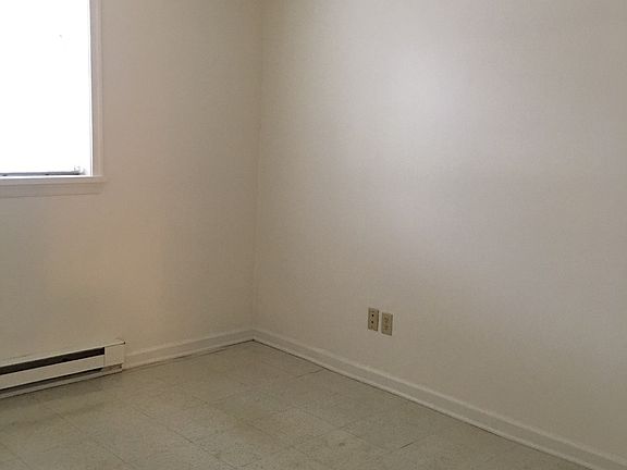 4th image of 104 E Washington St #100-A